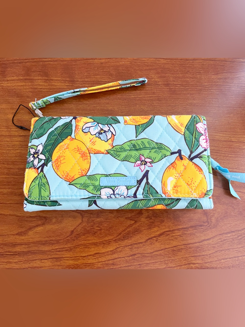 NWT VERA BRADLEY Lemon Grove Clutch Wristlet Wallet RFID Quilted Cotton Phone - Picture 1 of 10